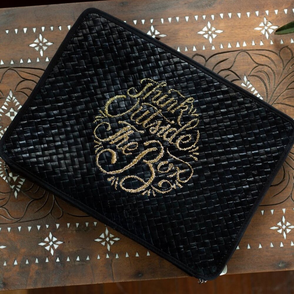 Misenka Think Outside the Box Laptop Sleeve Black